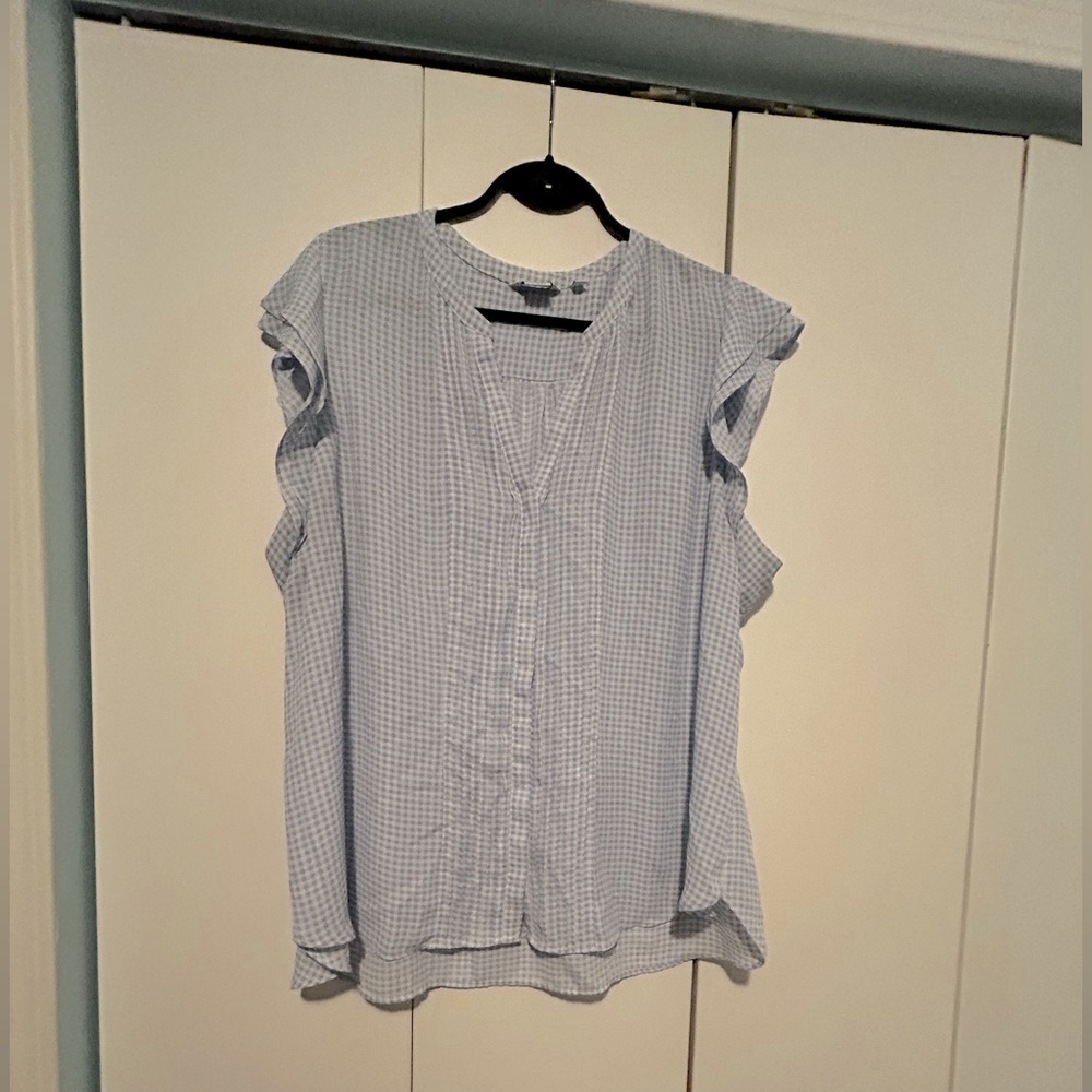 Reitmans blue and white gingham blouse